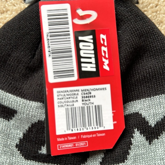 NWT - CCM hockey 2023 Quebec Pee-Wee tournament winter cap hat beanie - Picture 5 of 7